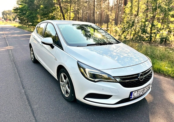 Opel Astra cena 43000 przebieg: 120808, rok produkcji 2017 z Tuchola małe 379